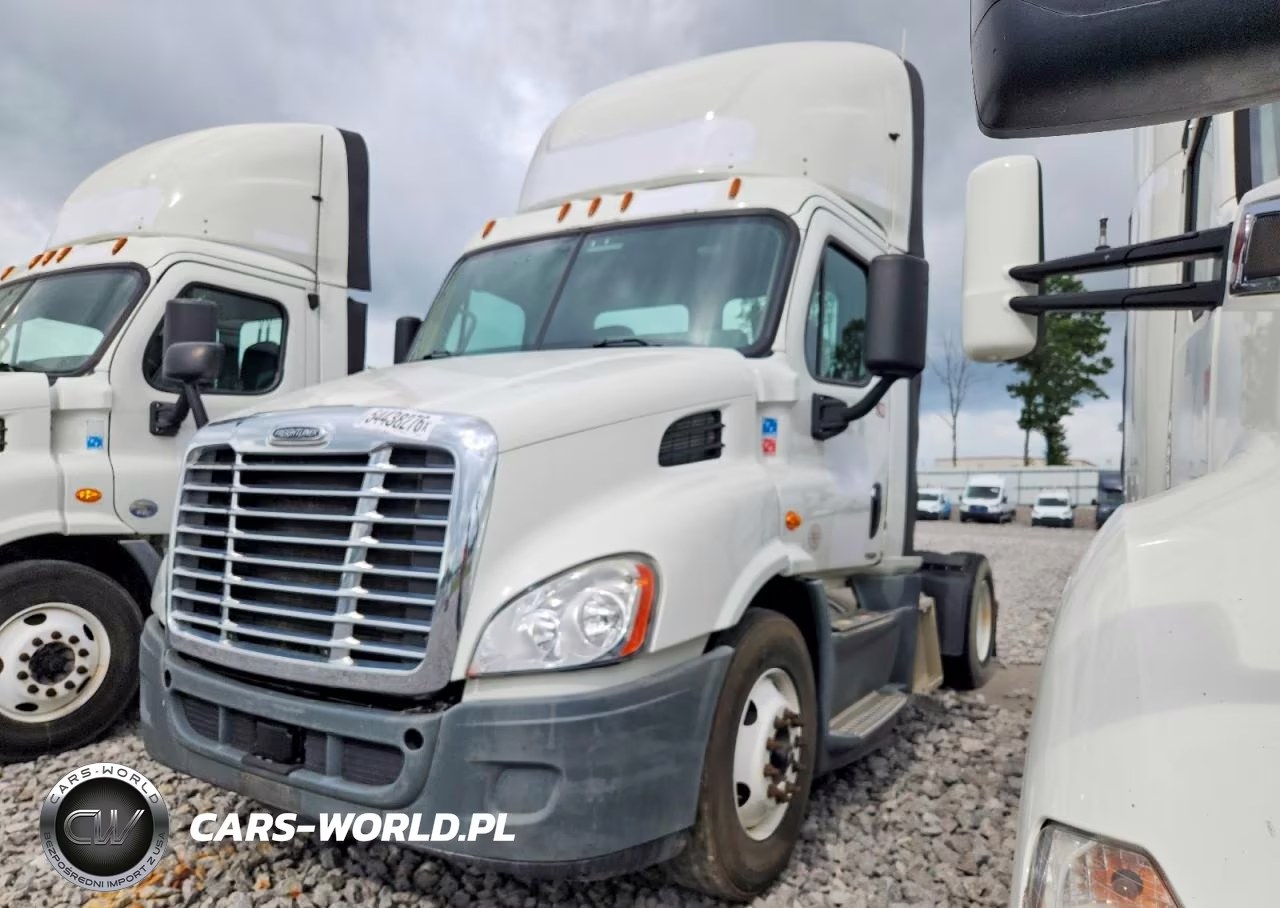 2017 Freightliner Cascadia 1 - Semi Truck VIN:3AKBGADV0HSJD0668 - 2