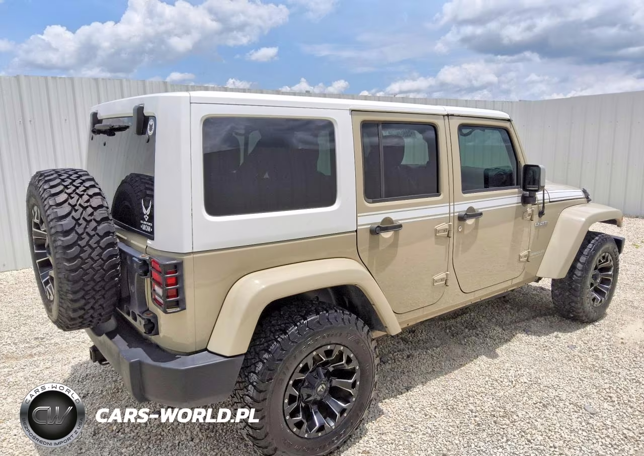 2017 Jeep Wrangler Unlimited Sahara VIN:1C4BJWEG3HL685846 - 3