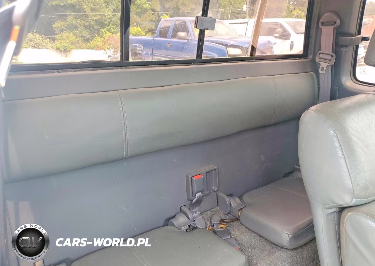 1996 Toyota Tacoma VIN:4TAWN72N6TZ199855 - 10
