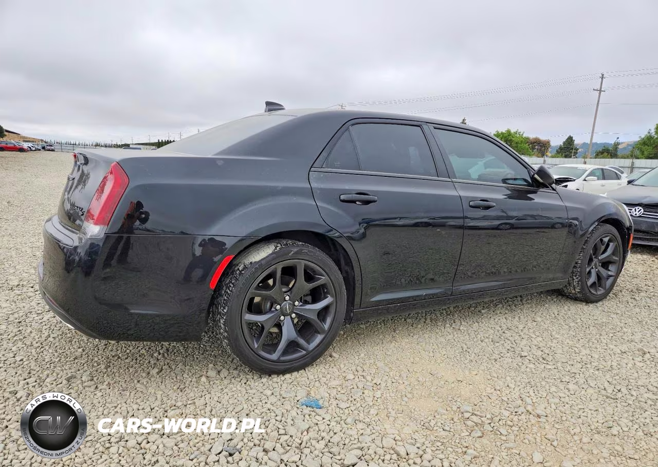 2021 Chrysler 300 S VIN:2C3CCABG9MH520210 - 3
