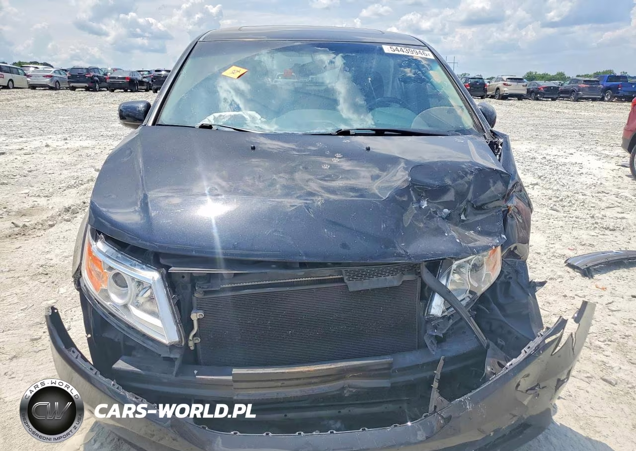 2011 Honda Odyssey Touring VIN:5FNRL5H95BB011210 - 5