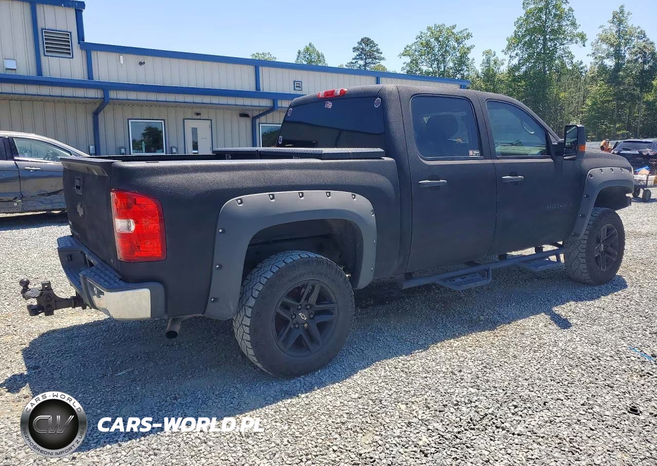 2011 Chevrolet Silverado C1500 Heavy Duty VIN:3GCPKSE39BG322416 - 3