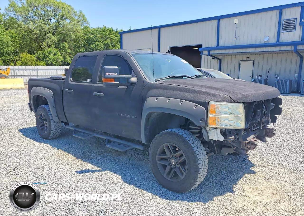2011 Chevrolet Silverado C1500 Heavy Duty VIN:3GCPKSE39BG322416 - 4