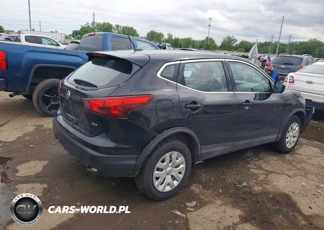 2019 Nissan Rogue Sport S VIN:JN1BJ1CR2KW624410 - 3