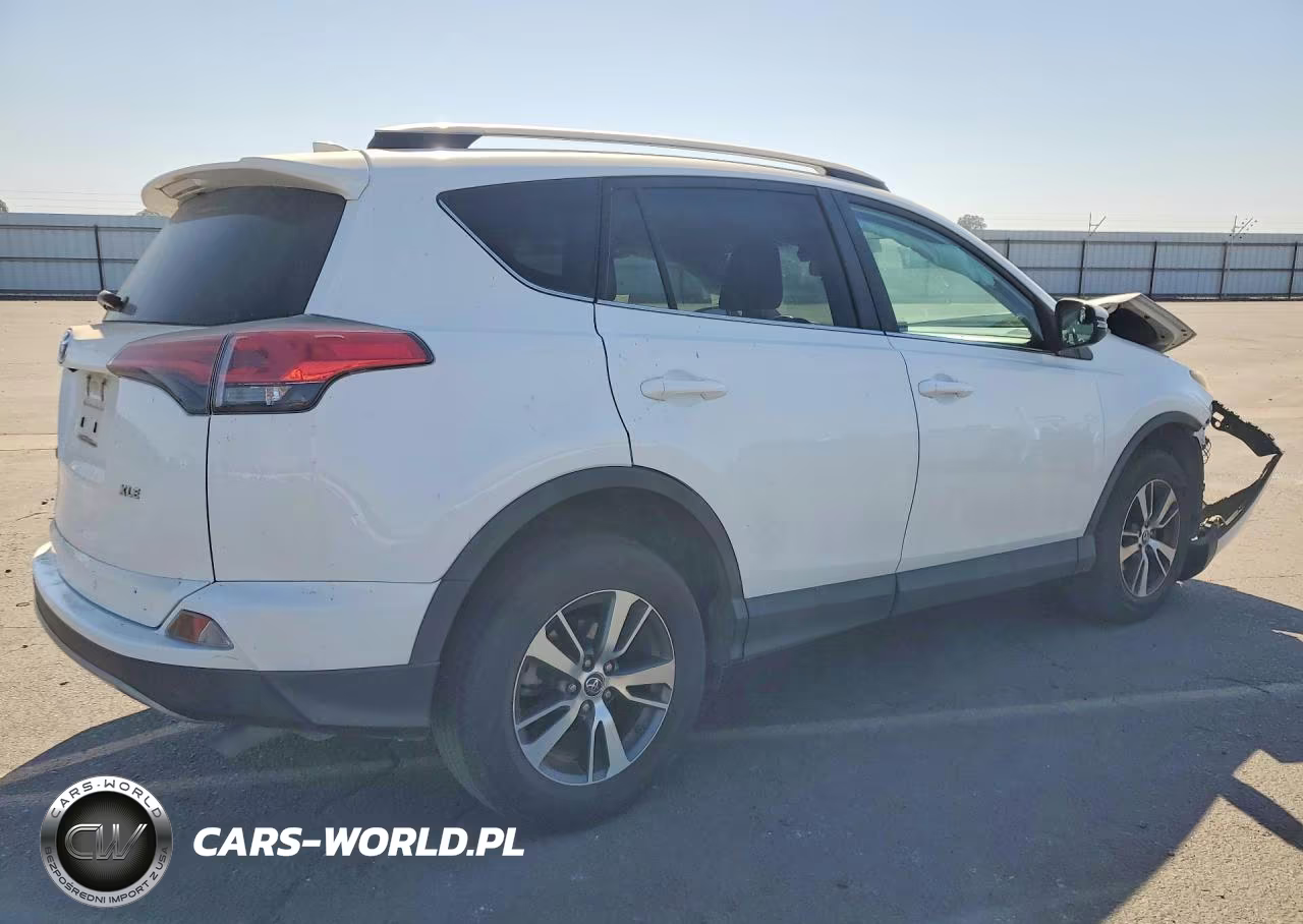 2018 Toyota Rav4 Xle VIN:2T3WFREV2JW413701 - 3