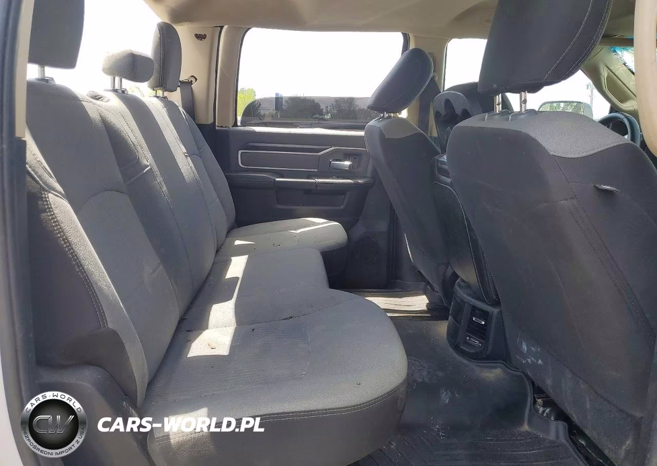 2019 Ram 2500 Big Horn VIN:3C6UR5DL5KG632037 - 10
