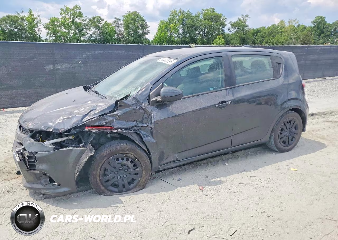 2020 Chevrolet Sonic – zdjęcie 1 z 13