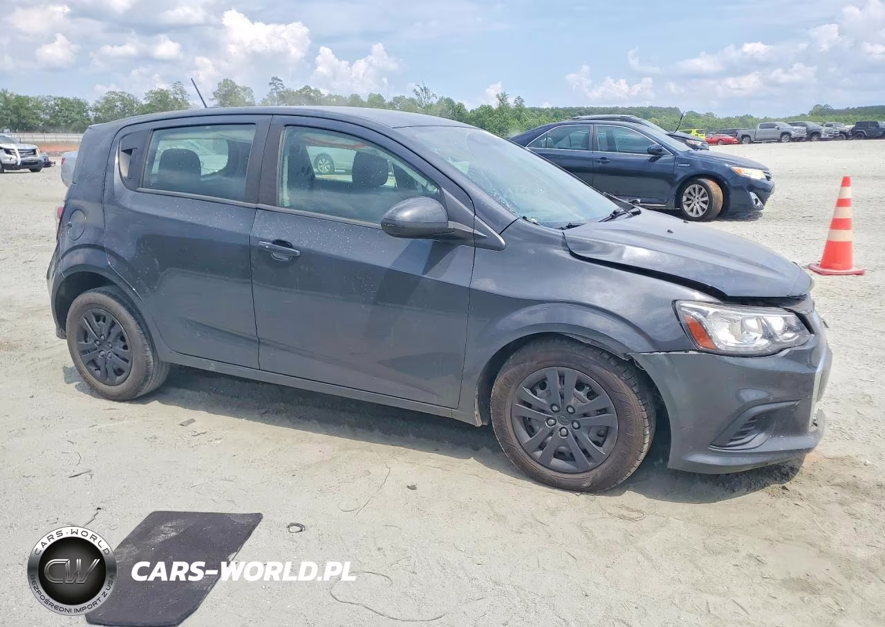2020 Chevrolet Sonic VIN:1G1JG6SB1L4126567 - 4