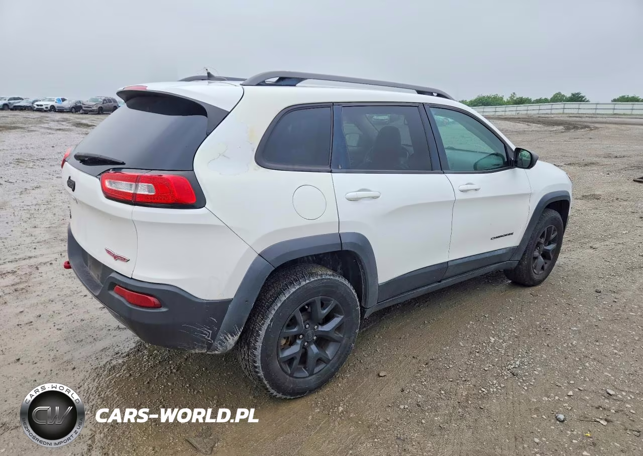 2015 Jeep Cherokee Trailhawk VIN:1C4PJMBS9FW653353 - 3