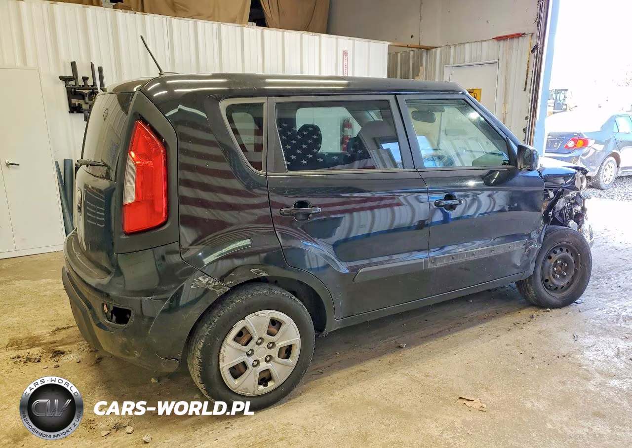 2013 Kia Soul VIN:KNDJT2A51D7636196 - 3