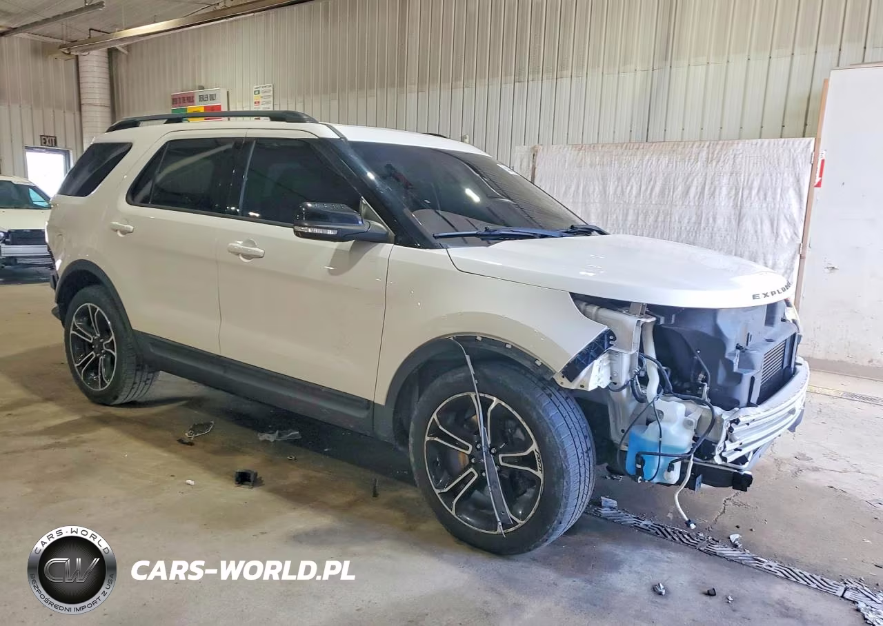 2015 Ford Explorer Sport VIN:1FM5K8GT7FGB15544 - 4