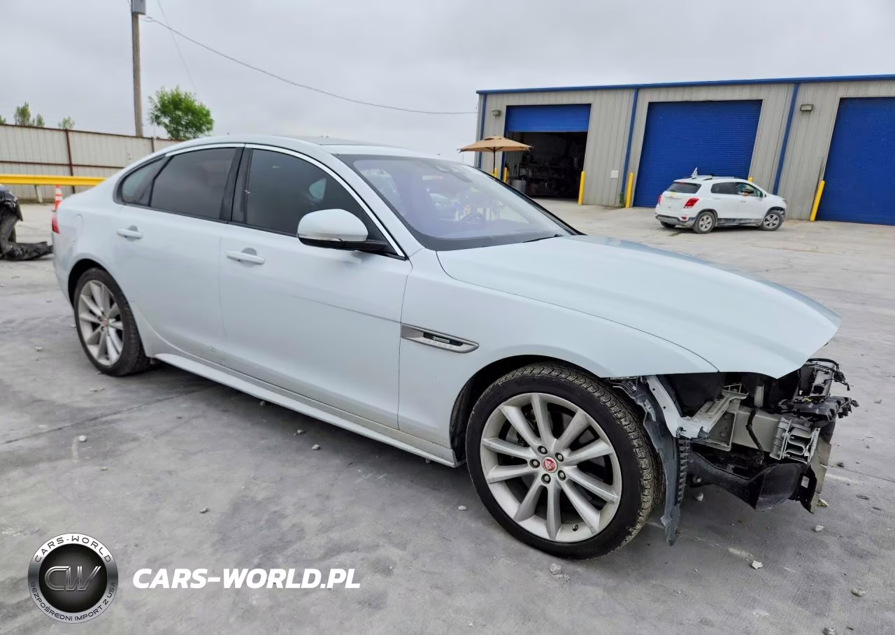 2016 Jaguar Xf 35T R-Sport VIN:SAJBF4BV8GCY06363 - 4