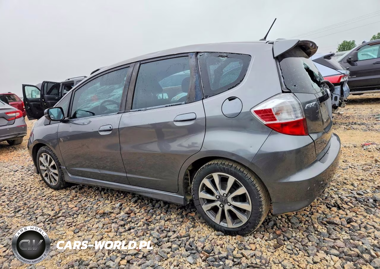 2013 Honda Fit Sport VIN:JHMGE8G59DC068137 - 2