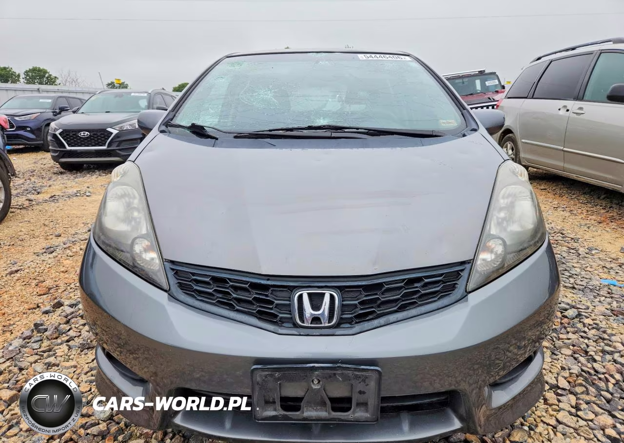 2013 Honda Fit Sport VIN:JHMGE8G59DC068137 - 5