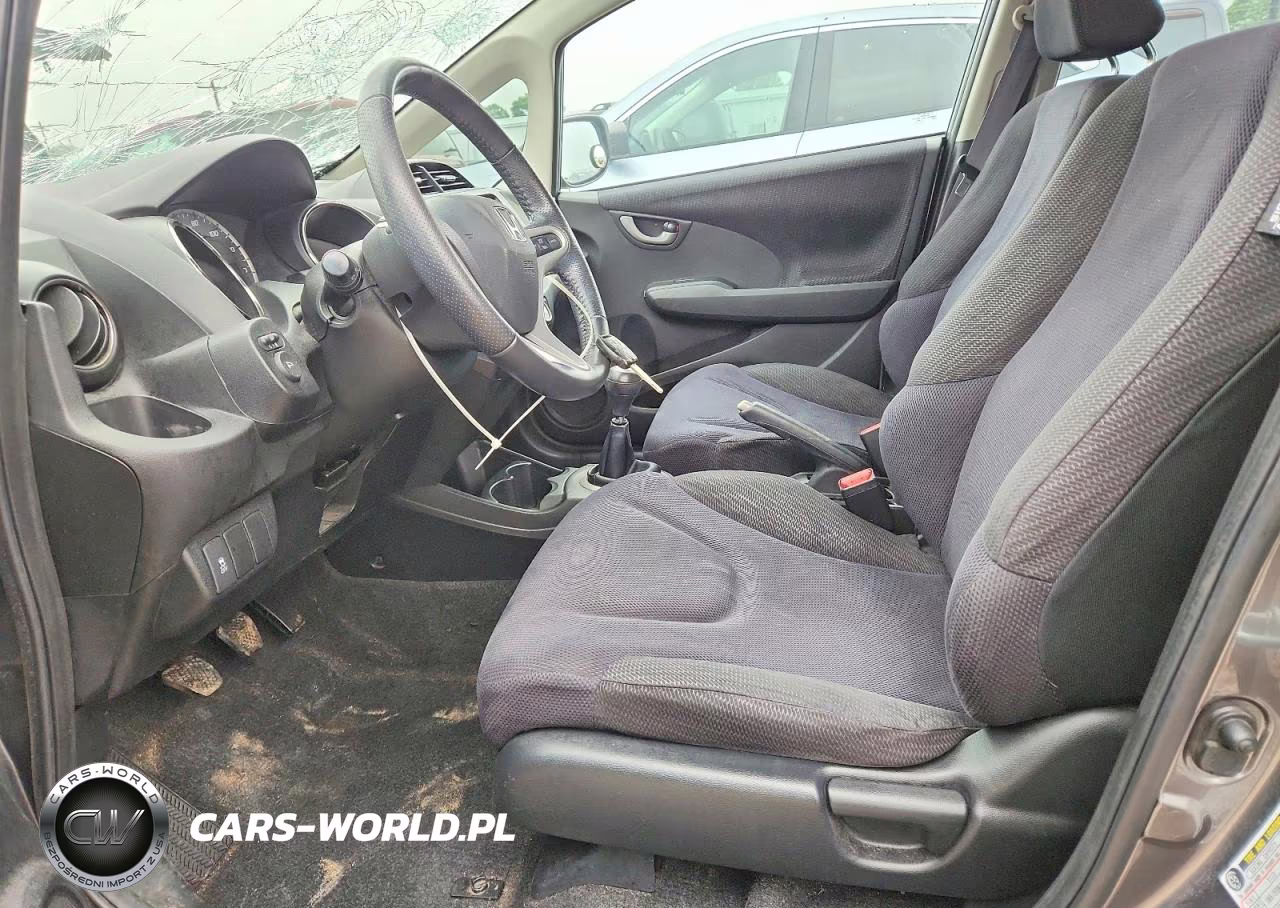 2013 Honda Fit Sport VIN:JHMGE8G59DC068137 - 7
