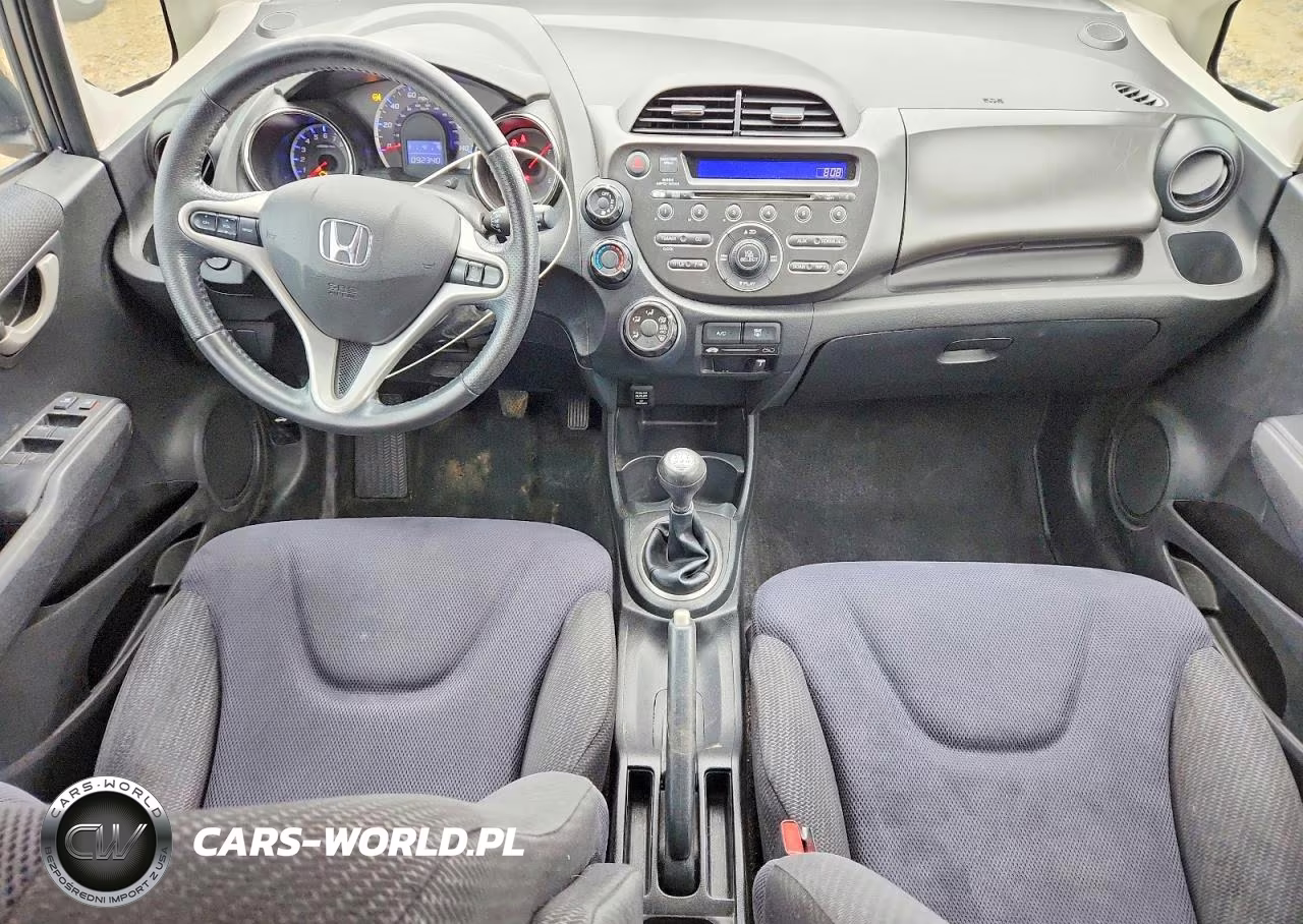 2013 Honda Fit Sport VIN:JHMGE8G59DC068137 - 8