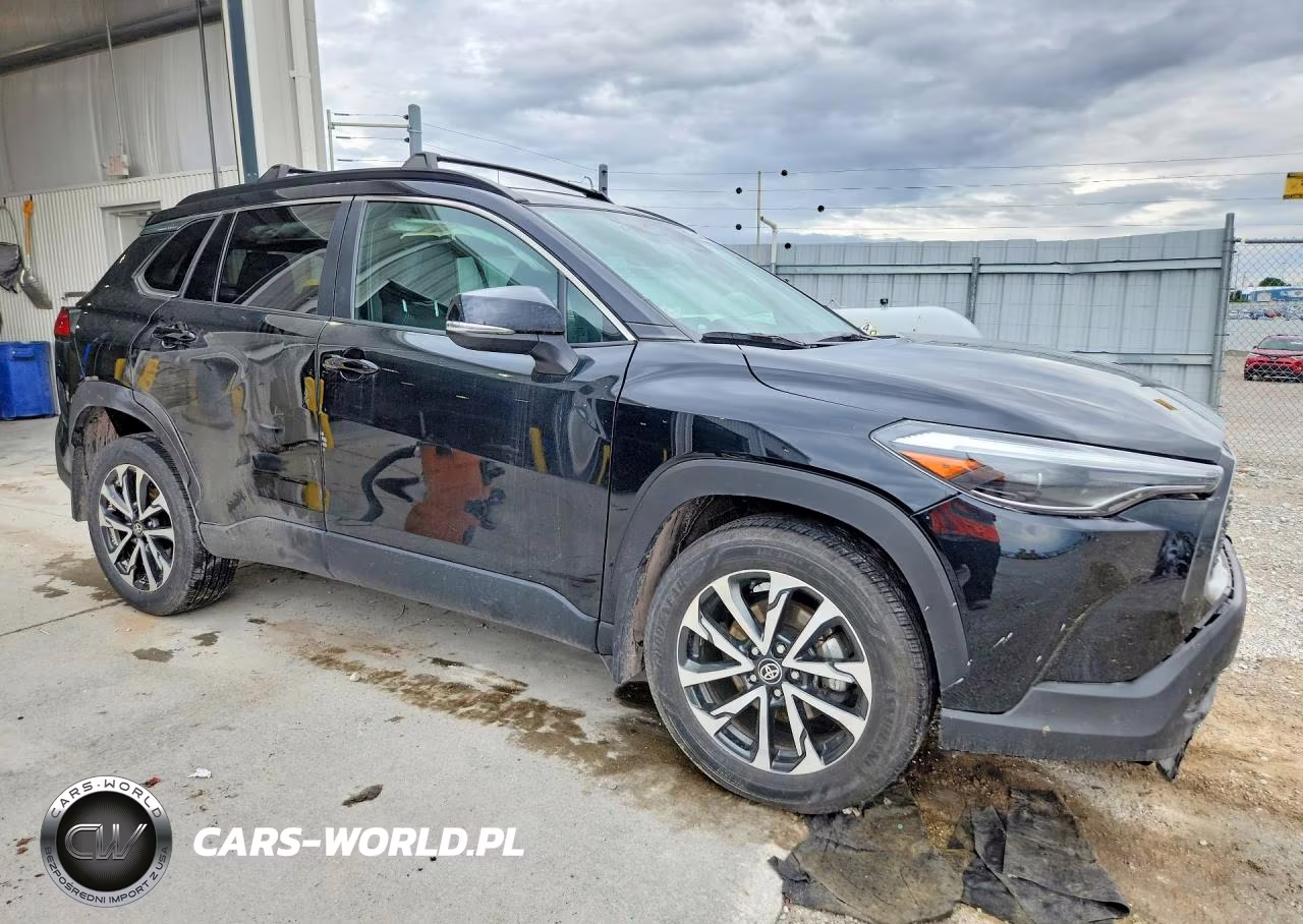 2024 Toyota Corolla Cross Xle VIN:7MUDAABG8RV102404 - 4