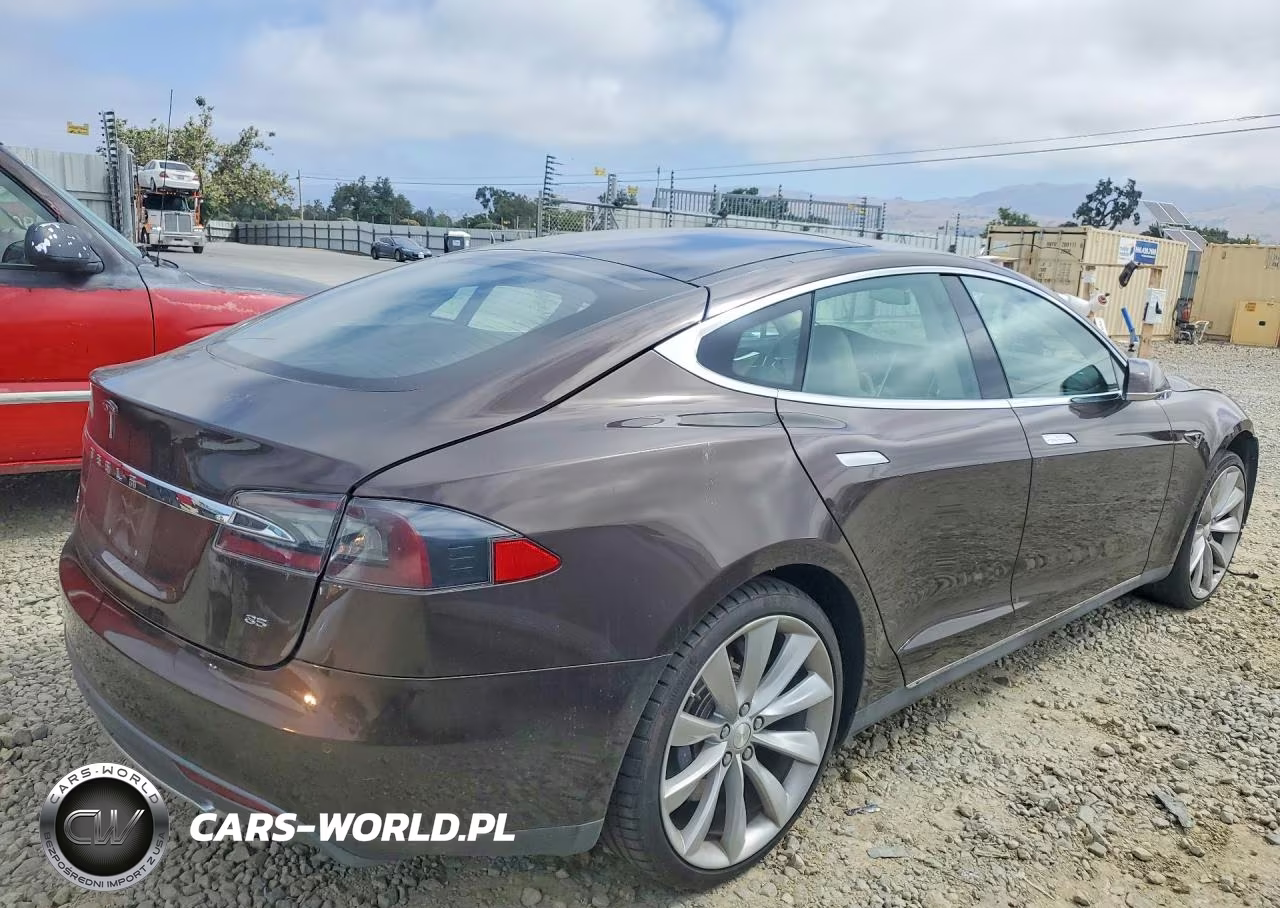 2014 Tesla Model S VIN:5YJSA1H13EFP50056 - 3