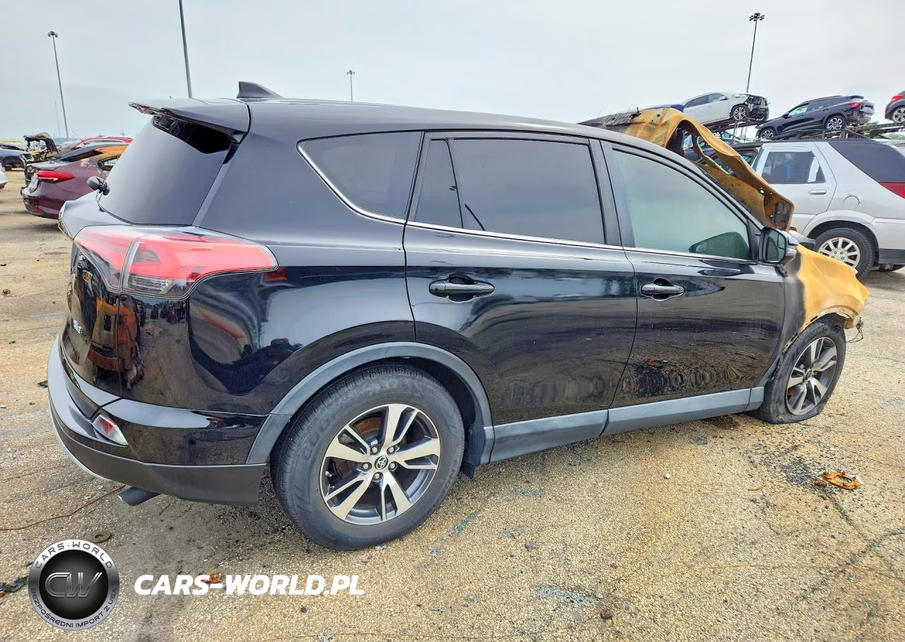 2018 Toyota Rav4 Xle VIN:2T3WFREV5JW447535 - 3