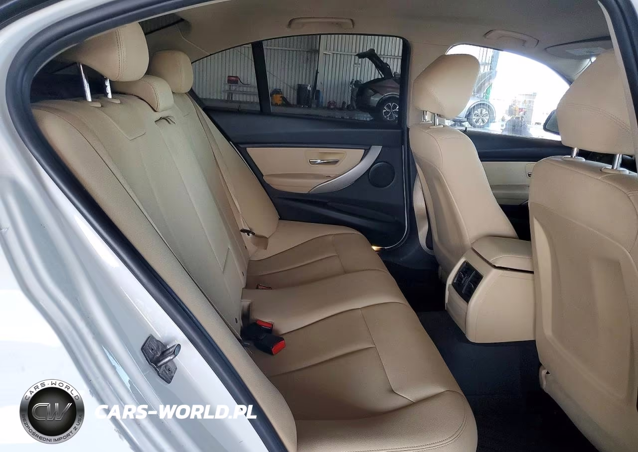 2018 BMW 320 I VIN:WBA8A9C57JAH13968 - 10