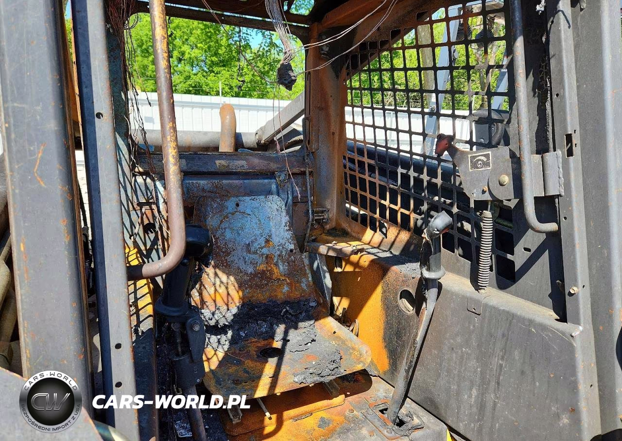 2003 New Holland L190 Skid Steer Loader VIN:N6M436551 - 5