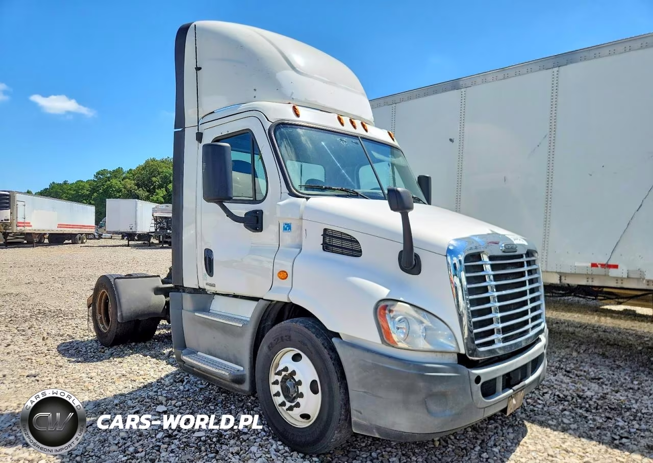2018 Freightliner Cascadia 113 Semi Truck