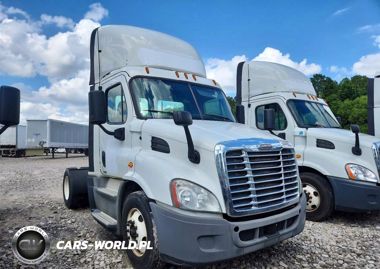 2018 Freightliner Cascadia 1 - Semi Truck