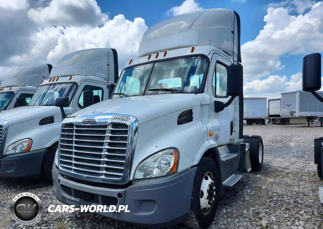 2018 Freightliner Cascadia 1 - Semi Truck VIN:3AKBGADV6JSJN2720 - 2