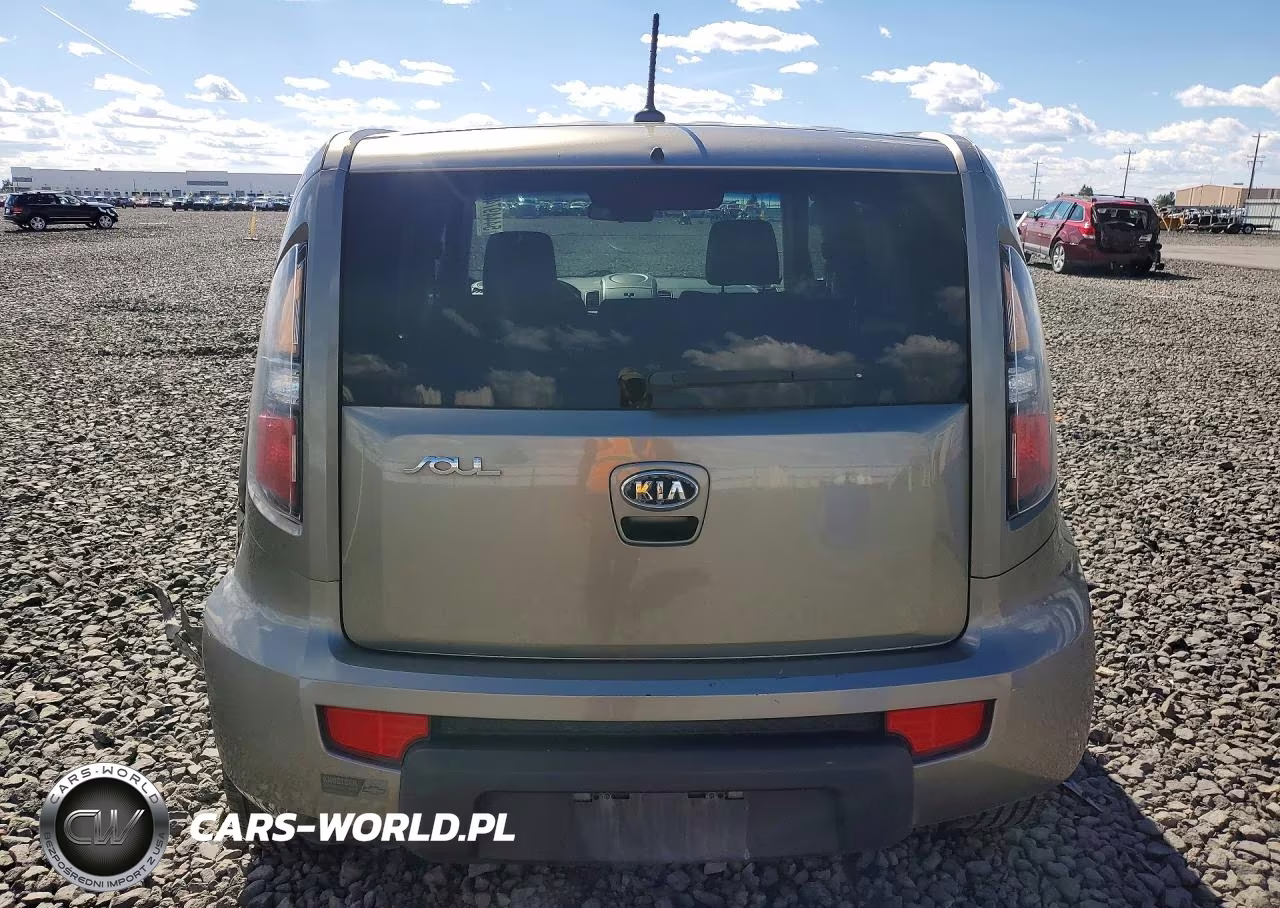2010 Kia Soul + VIN:KNDJT2A21A7160047 - 6