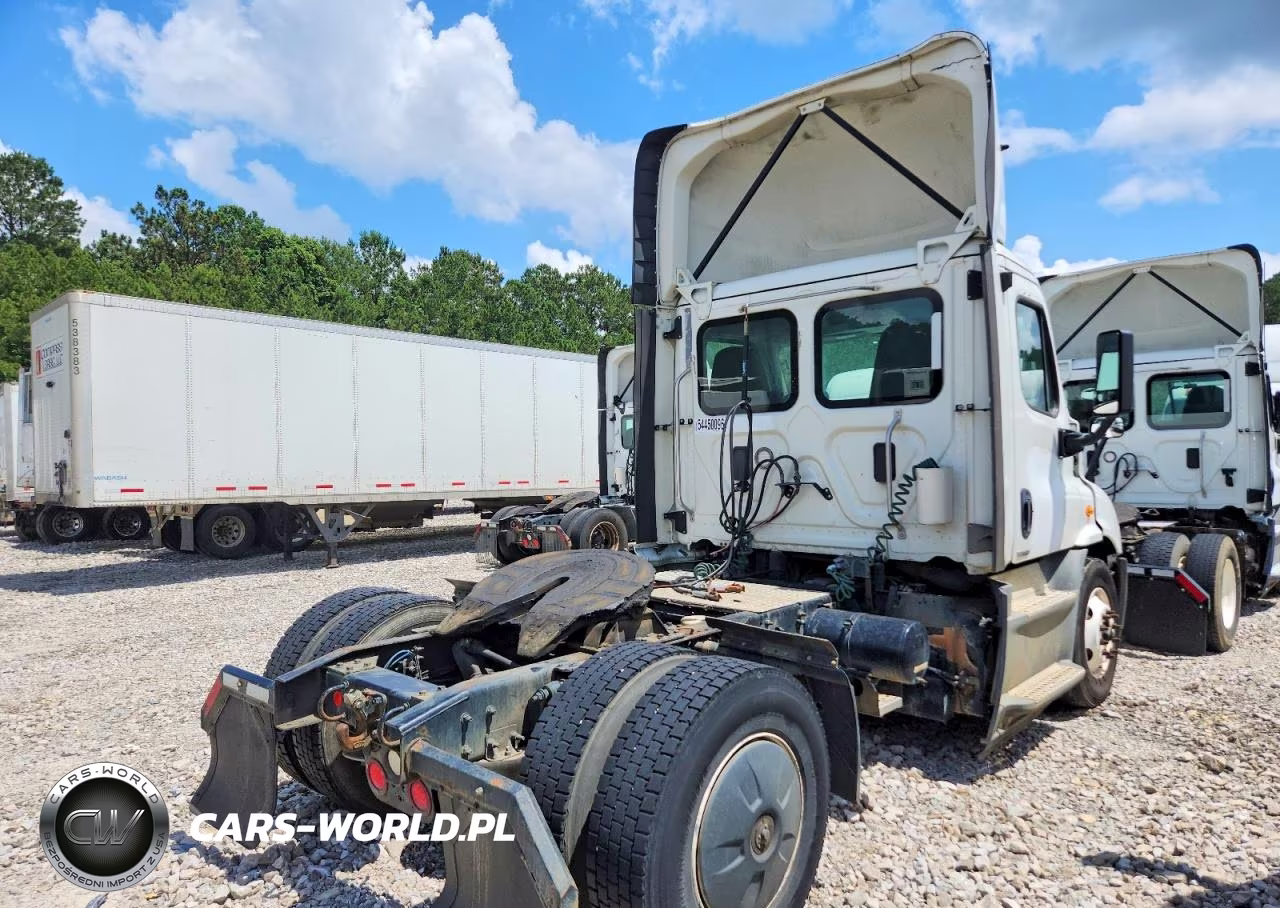 2017 Freightliner Cascadia 1 - Semi Truck VIN:3AKBGADV8HSJD0594 - 4