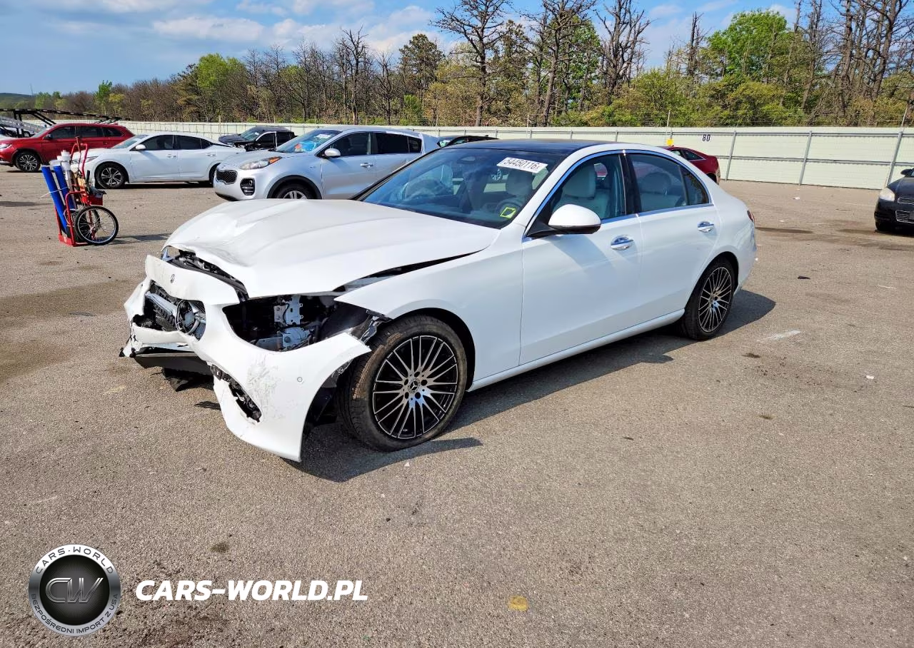 2026 Mercedes-Benz C 300 4Matic – zdjęcie 1 z 12