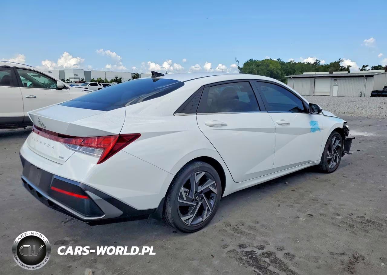 2025 Hyundai Elantra Limited VIN:KMHLN4DJ2SU140762 - 3
