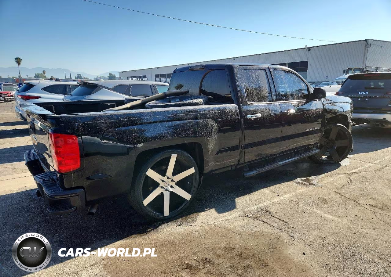 2018 Chevrolet Silverado C1500 Custom VIN:1GCRCPEH0JZ123848 - 3