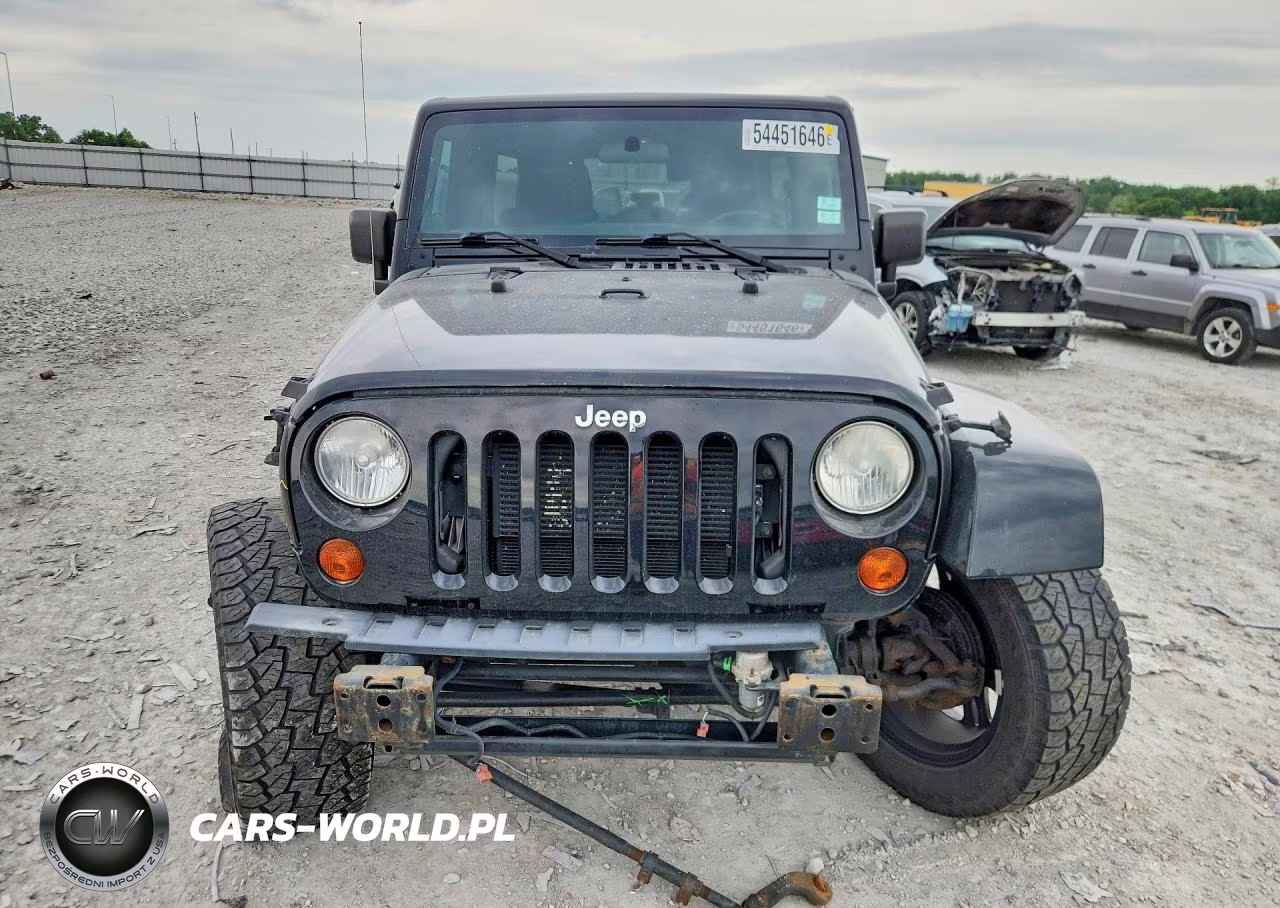 2012 Jeep Wrangler Unlimited Sahara VIN:1C4BJWEG8CL184802 - 5