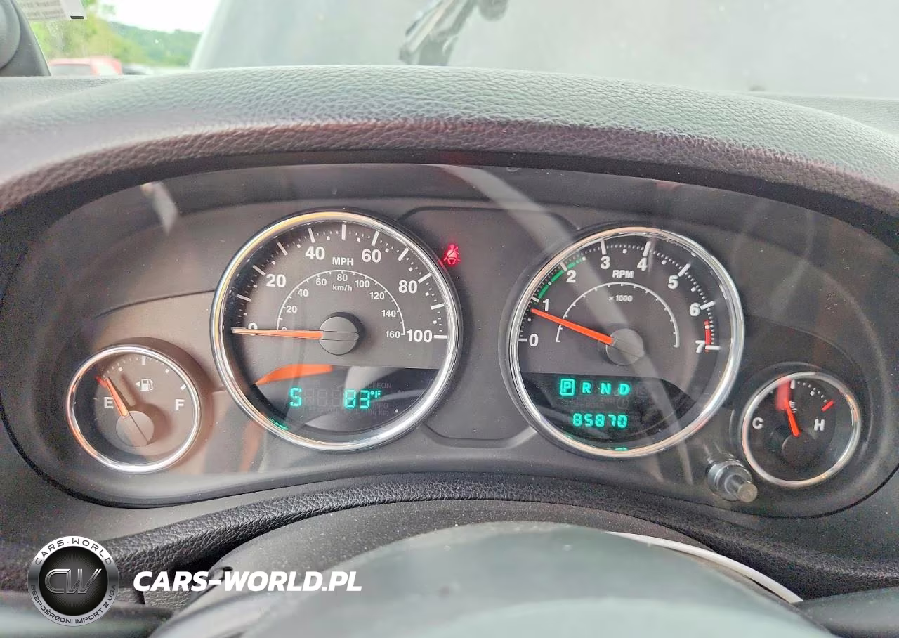 2012 Jeep Wrangler Unlimited Sahara VIN:1C4BJWEG8CL184802 - 9