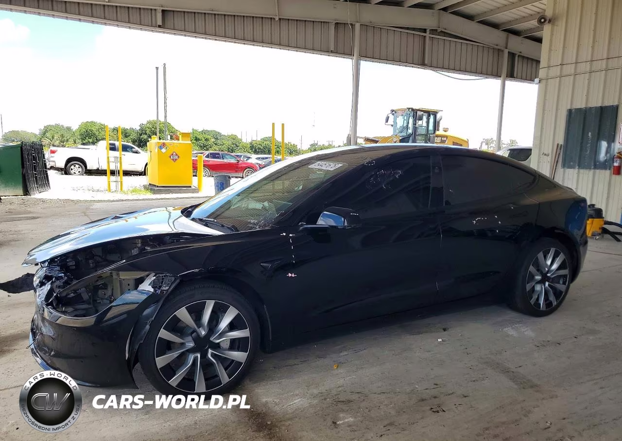 2024 Tesla Model 3 – zdjęcie 1 z 12