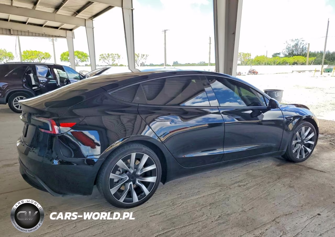 2024 Tesla Model 3 VIN:5YJ3E1EA7RF733571 - 3