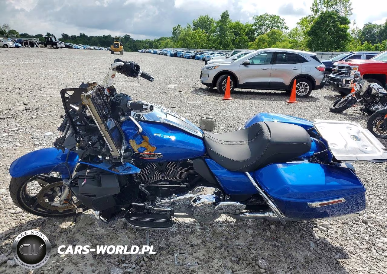 2024 Harley Davidson Street Glide VIN:1HD1KB717RB653191 - 3