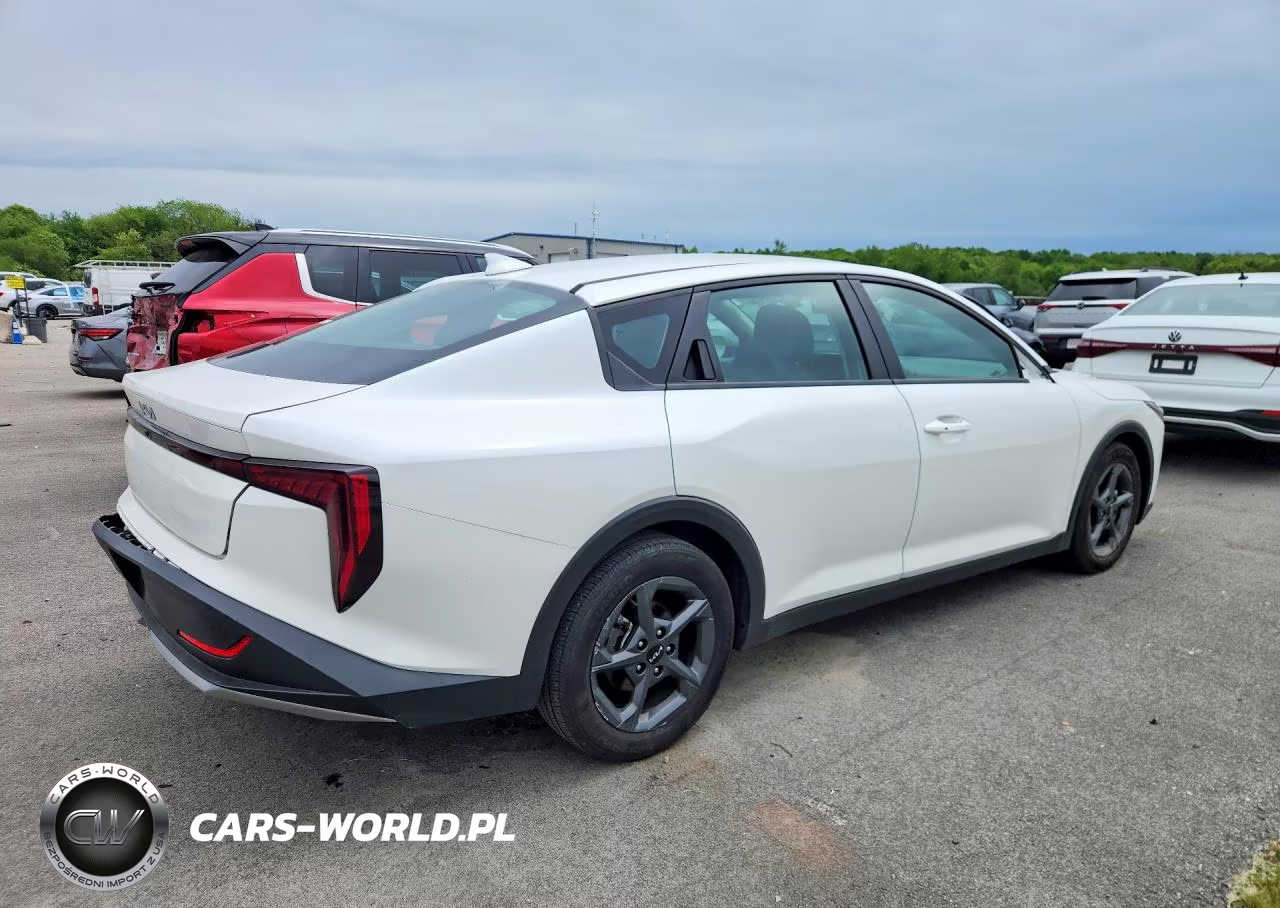 2025 Kia K4 Lxs VIN:3KPFT4DE8SE061122 - 3
