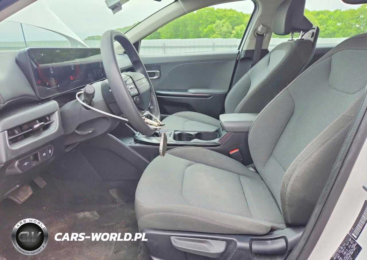 2025 Kia K4 Lxs VIN:3KPFT4DE8SE061122 - 7