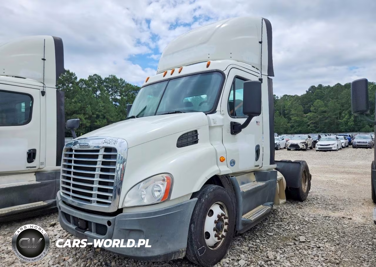 2017 Freightliner Cascadia 1 - Semi Truck VIN:3AKBGADV5HSJD0567 - 2