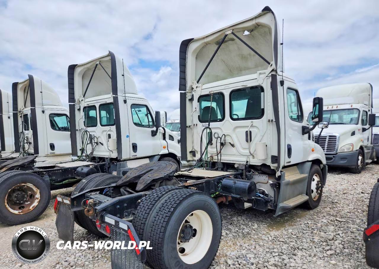 2017 Freightliner Cascadia 1 - Semi Truck VIN:3AKBGADV5HSJD0567 - 4