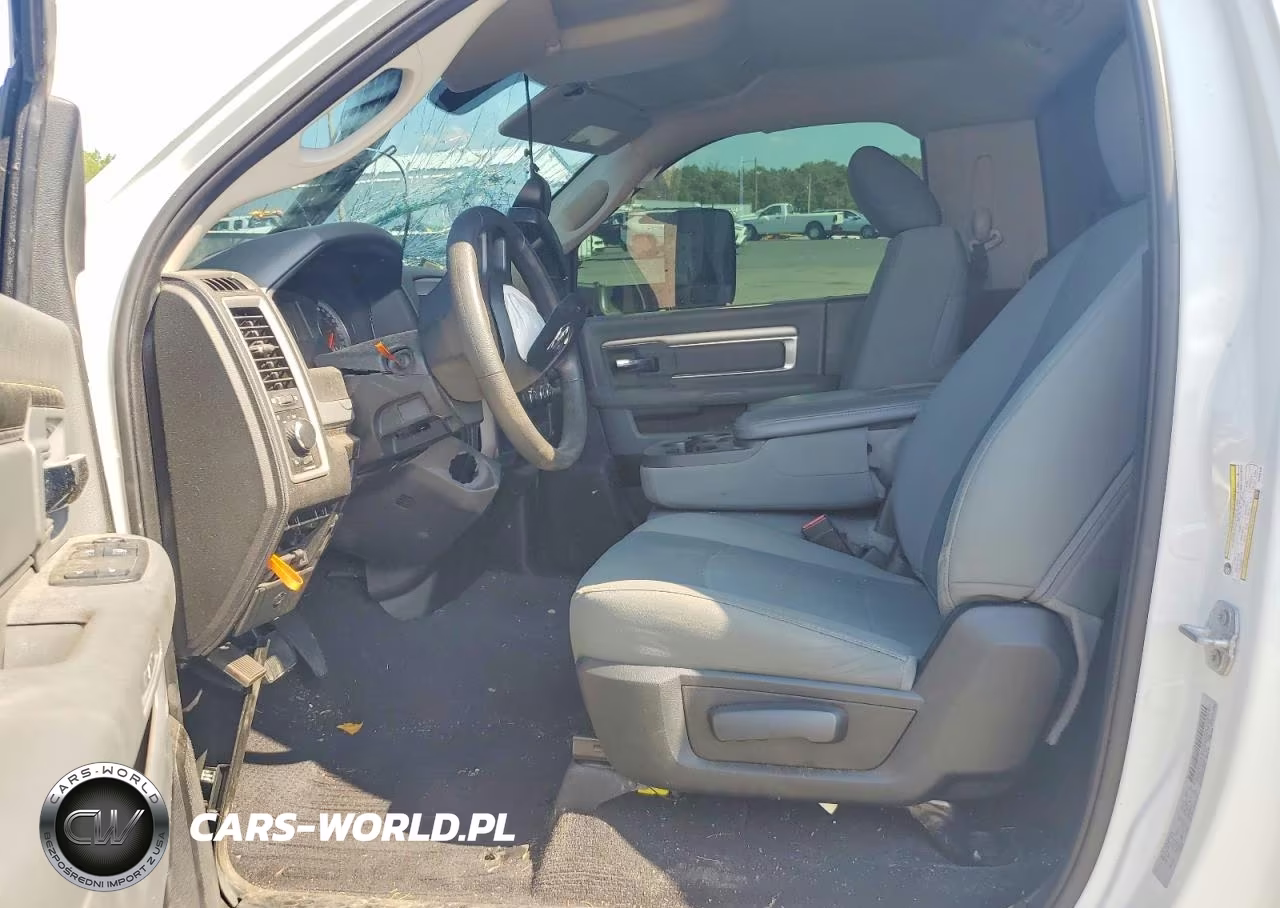 2019 Ram 1500 Classic Tradesman VIN:3C6JR6DG9KG506128 - 7