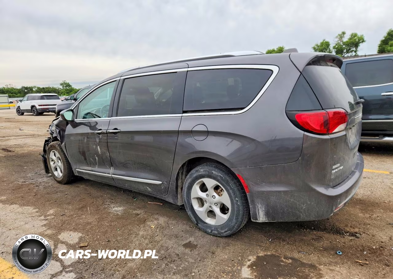 2017 Chrysler Pacifica Touring L Plus VIN:2C4RC1EG2HR708858 - 2