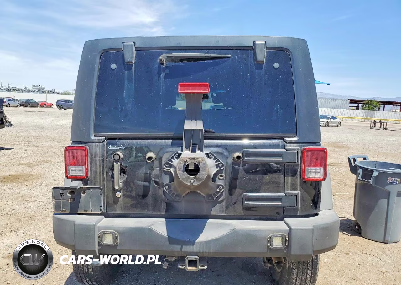 2014 Jeep Wrangler Unlimited Sport VIN:1C4BJWDG5EL263543 - 6