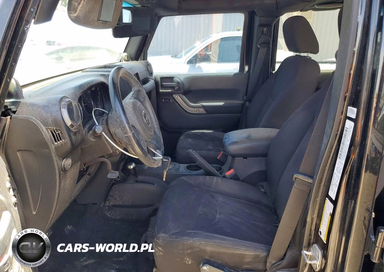 2014 Jeep Wrangler Unlimited Sport VIN:1C4BJWDG5EL263543 - 7