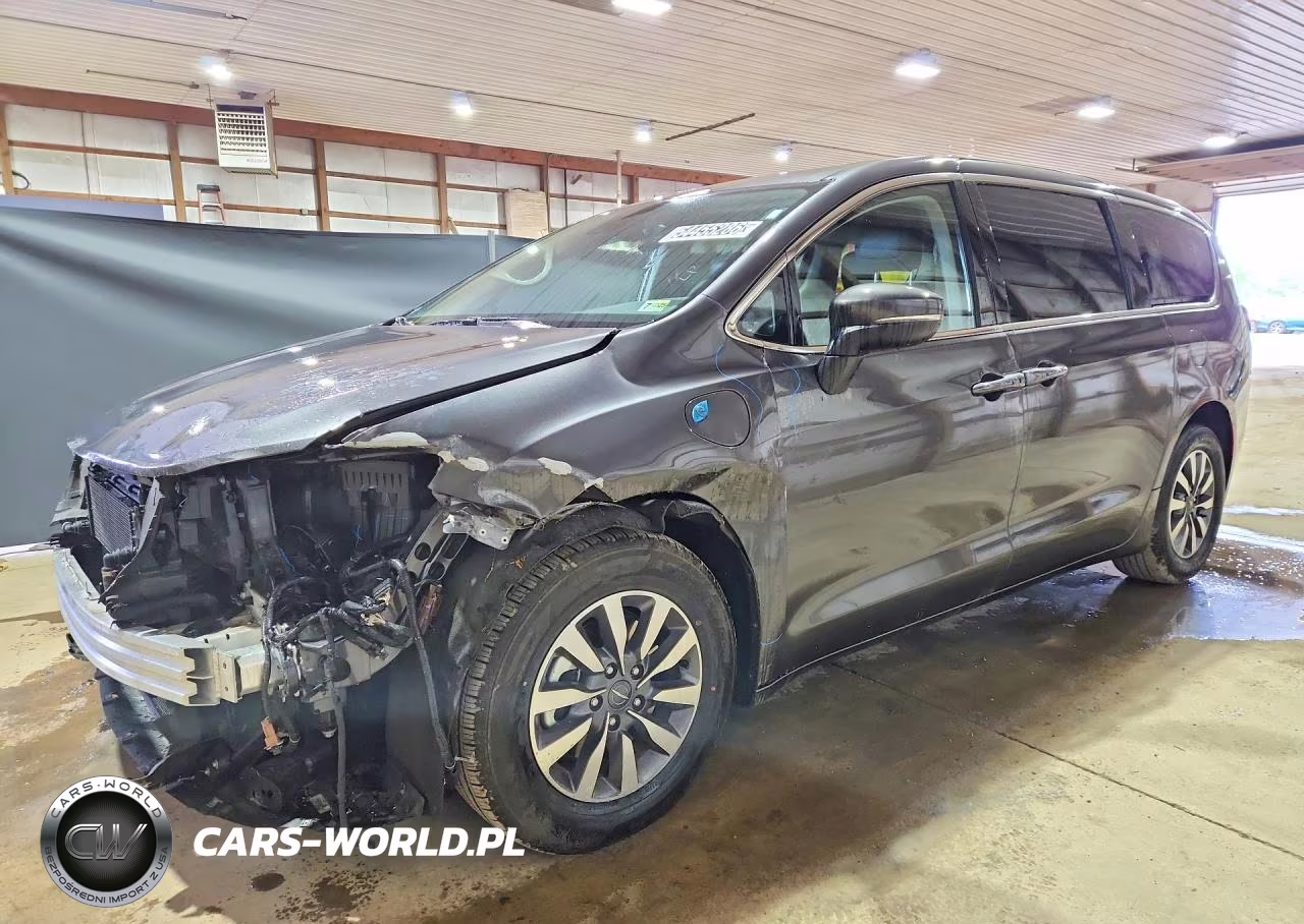 2023 Chrysler Pacifica Hybrid Touring L