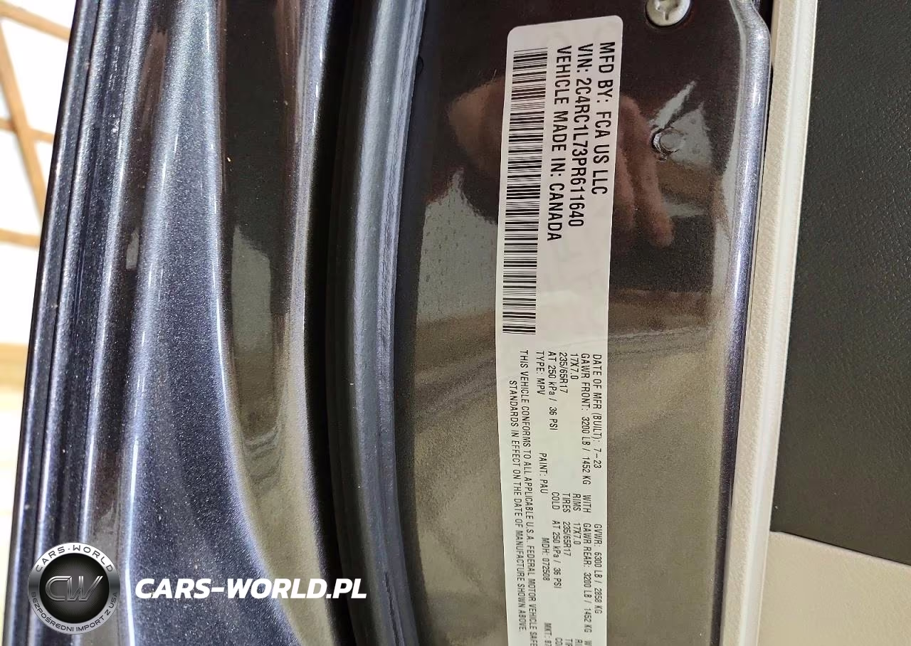 2023 Chrysler Pacifica Hybrid Touring L VIN:2C4RC1L73PR611640 - 14