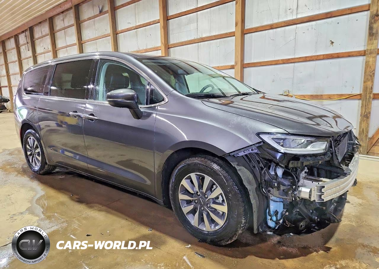 2023 Chrysler Pacifica Hybrid Touring L VIN:2C4RC1L73PR611640 - 4