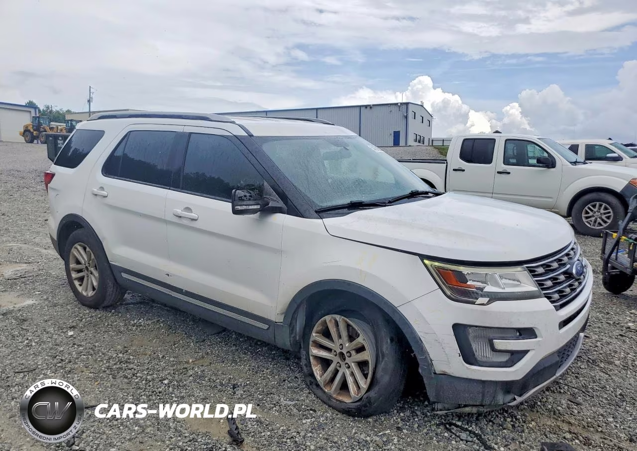2017 Ford Explorer Xlt VIN:1FM5K7D8XHGD15847 - 4